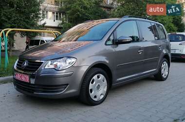 Мінівен Volkswagen Touran 2010 в Тернополі