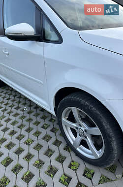 Минивэн Volkswagen Touran 2014 в 