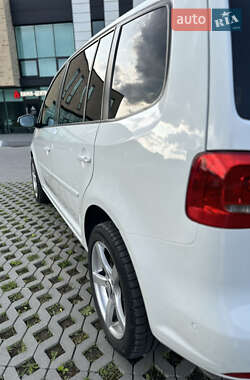 Минивэн Volkswagen Touran 2014 в 