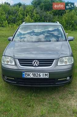 Минивэн Volkswagen Touran 2004 в Ровно