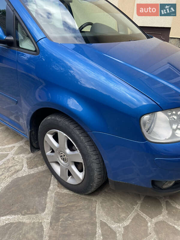 Минивэн Volkswagen Touran 2004 в Старом Самборе