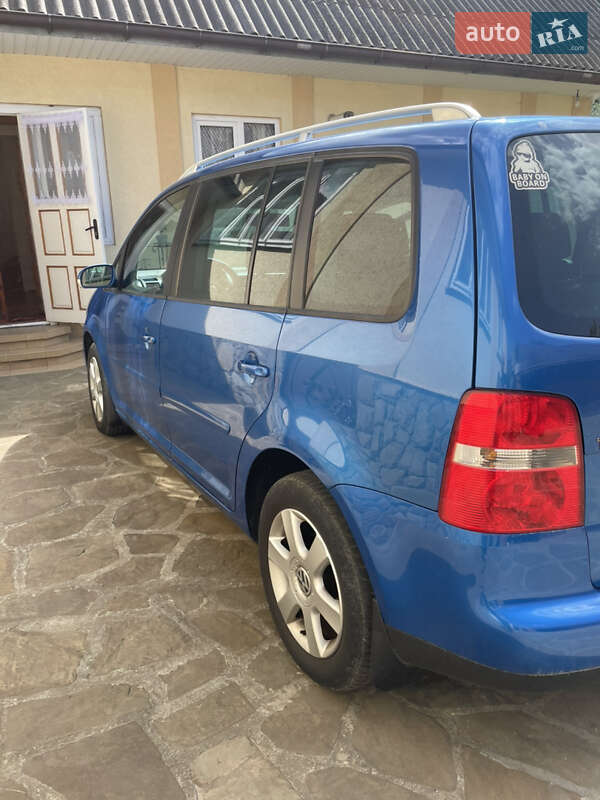 Минивэн Volkswagen Touran 2004 в Старом Самборе