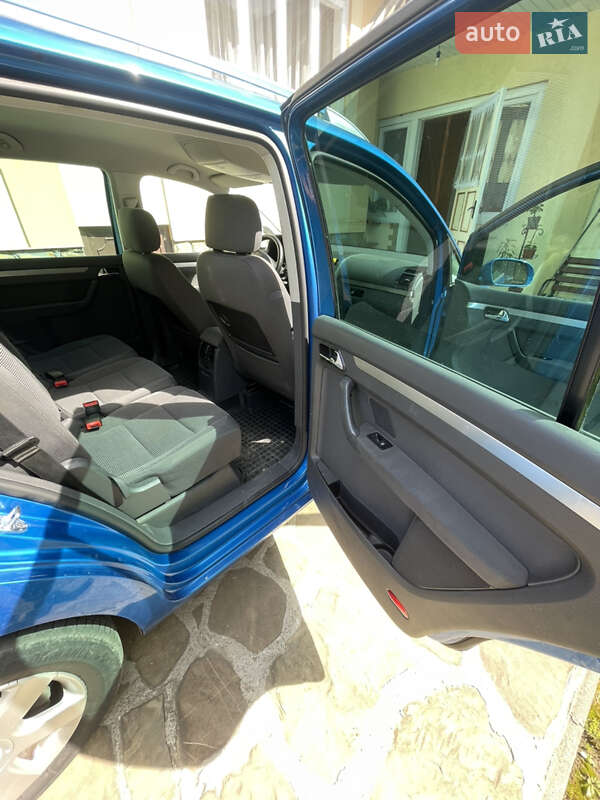 Минивэн Volkswagen Touran 2004 в Старом Самборе