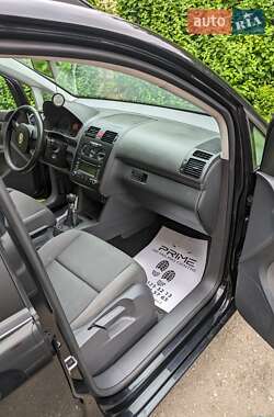 Мінівен Volkswagen Touran 2006 в Івано-Франківську