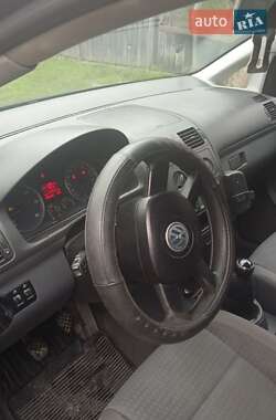 Минивэн Volkswagen Touran 2004 в 