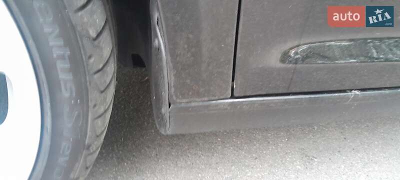 Мінівен Volkswagen Touran 2009 в Києві