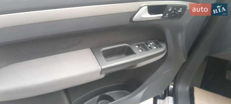 Мінівен Volkswagen Touran 2009 в Києві