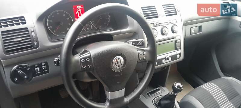Мінівен Volkswagen Touran 2009 в Києві