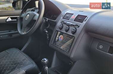 Минивэн Volkswagen Touran 2009 в 