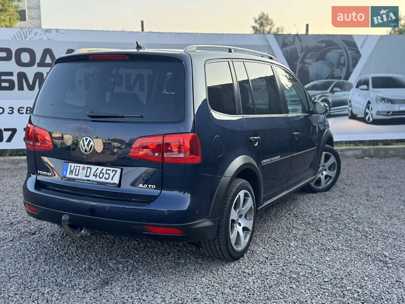 Минивэн Volkswagen Touran 2011 в Сарнах