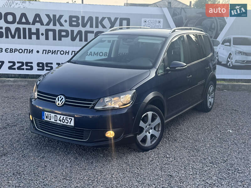 Минивэн Volkswagen Touran 2011 в Сарнах