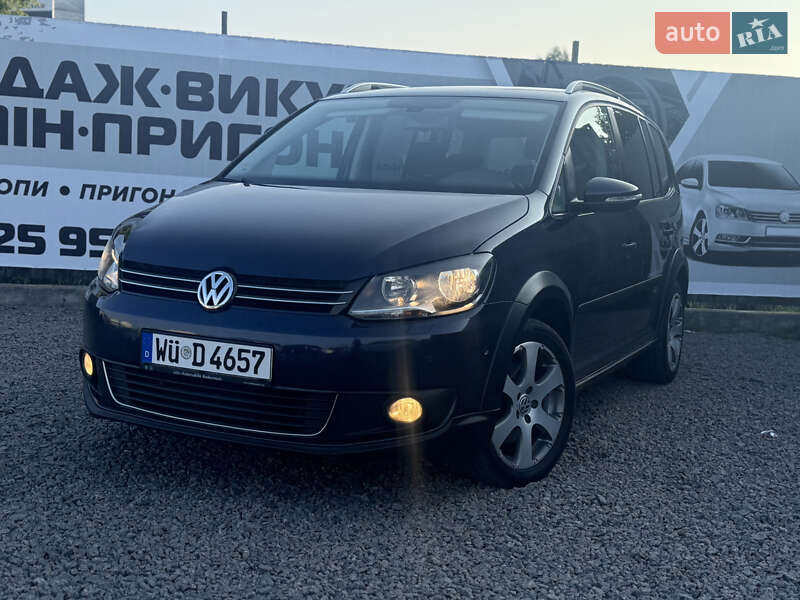 Минивэн Volkswagen Touran 2011 в Сарнах