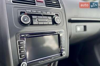 Минивэн Volkswagen Touran 2012 в 