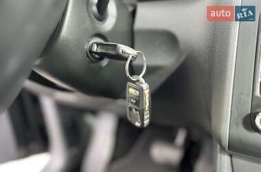 Минивэн Volkswagen Touran 2012 в 