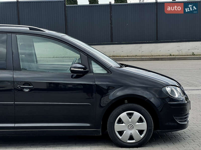 Мінівен Volkswagen Touran 2010 в Рожище