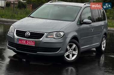 Минивэн Volkswagen Touran 2010 в Чернигове