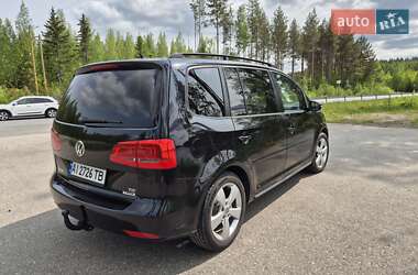 Мінівен Volkswagen Touran 2014 в 