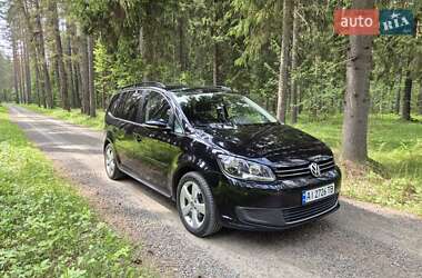 Мінівен Volkswagen Touran 2014 в 