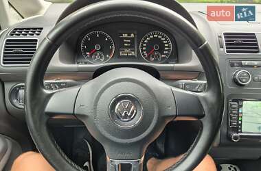 Мінівен Volkswagen Touran 2014 в 