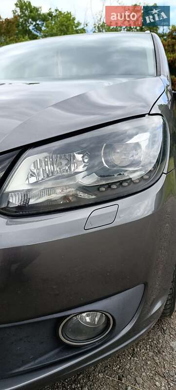 Мінівен Volkswagen Touran 2010 в Красилові