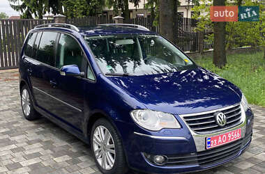 Минивэн Volkswagen Touran 2010 в Вознесенске
