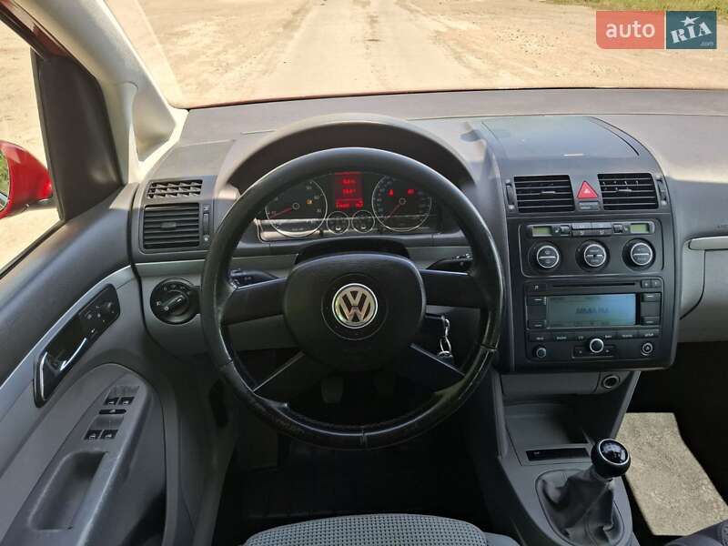 Мінівен Volkswagen Touran 2006 в Івано-Франківську