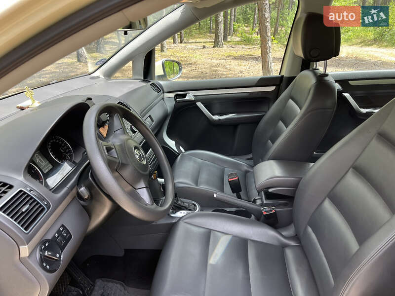 Мінівен Volkswagen Touran 2014 в Березному