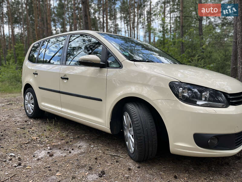 Мінівен Volkswagen Touran 2014 в Березному