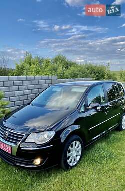 Мінівен Volkswagen Touran 2008 в Рівному