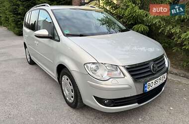 Мінівен Volkswagen Touran 2010 в Тернополі