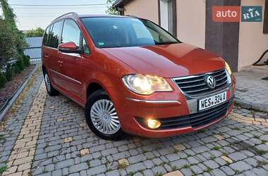 Минивэн Volkswagen Touran 2010 в Макарове