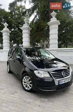 Мінівен Volkswagen Touran 2010 в Тернополі
