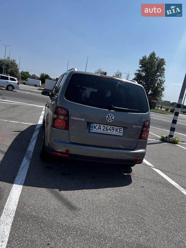 Мінівен Volkswagen Touran 2008 в Києві