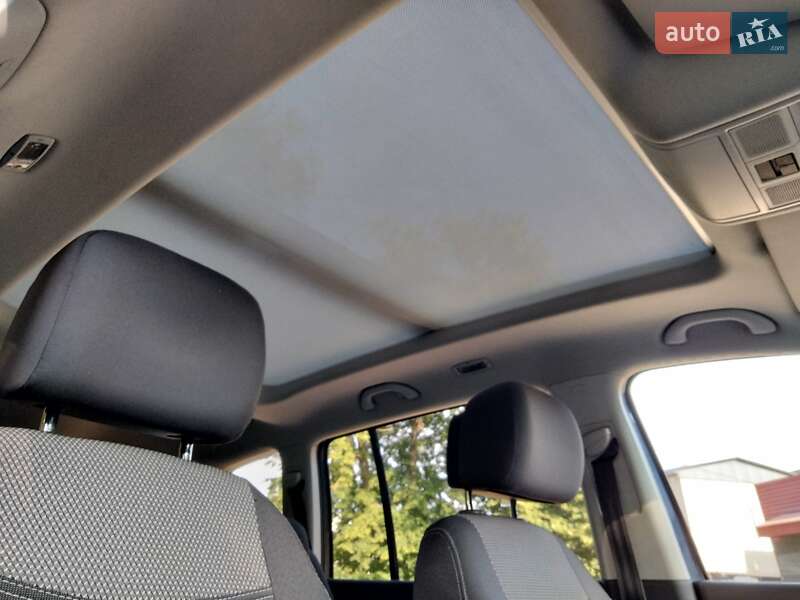 Минивэн Volkswagen Touran 2013 в Бердичеве фото 7 Минивэн Volkswagen Touran 2013 в Бердичеве