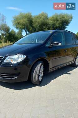 Минивэн Volkswagen Touran 2008 в 