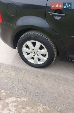 Мінівен Volkswagen Touran 2006 в 