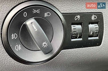 Мінівен Volkswagen Touran 2006 в 