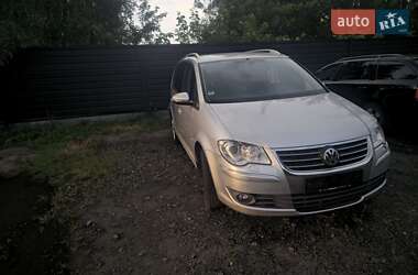 Минивэн Volkswagen Touran 2010 в Луцке