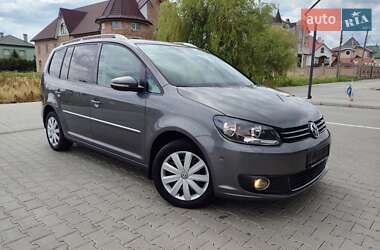 Мінівен Volkswagen Touran 2011 в Чернівцях