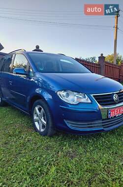 Мінівен Volkswagen Touran 2008 в Рівному