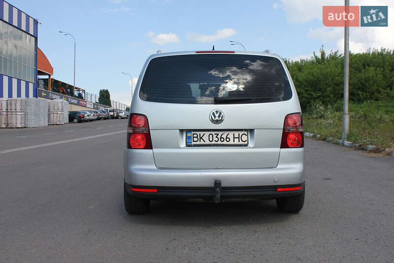 Минивэн Volkswagen Touran 2005 в Ровно