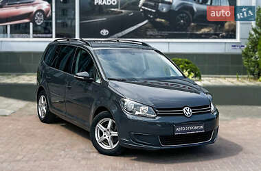 Мінівен Volkswagen Touran 2014 в Чернівцях