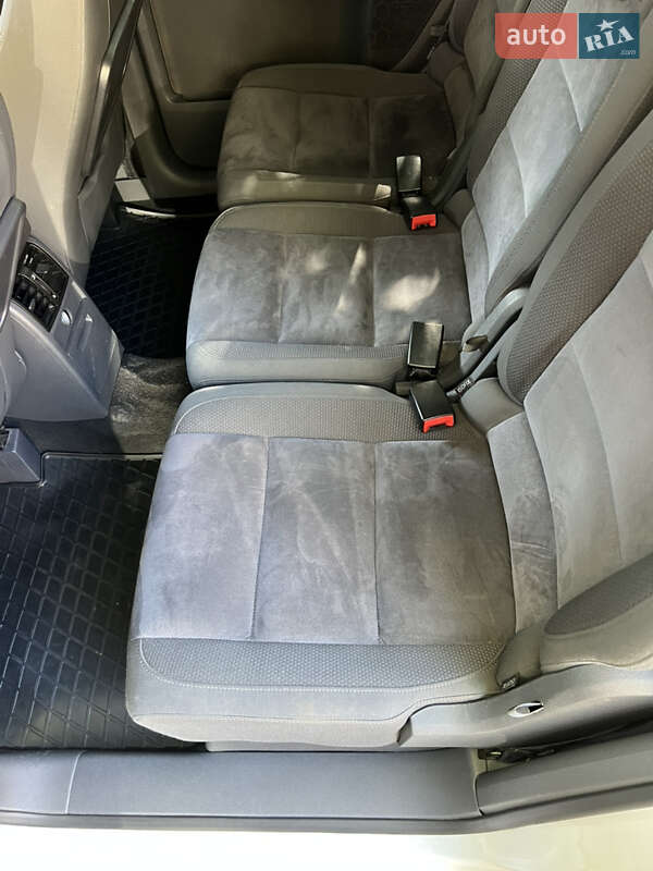 Минивэн Volkswagen Touran 2011 в Киеве