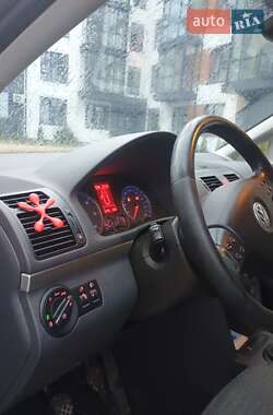Минивэн Volkswagen Touran 2008 в 