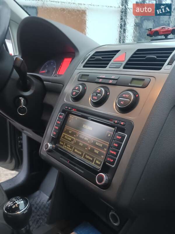 Мінівен Volkswagen Touran 2008 в Рівному
