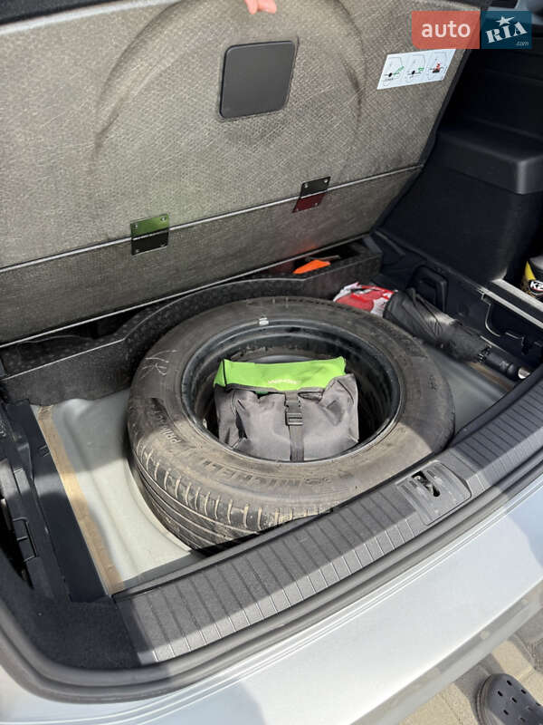 Микровэн Volkswagen Touran 2018 в Самборе фото 23 Микровэн Volkswagen Touran 2018 в Самборе