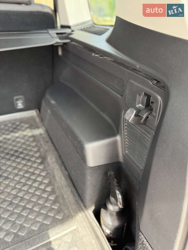 Микровэн Volkswagen Touran 2018 в Самборе фото 25 Микровэн Volkswagen Touran 2018 в Самборе