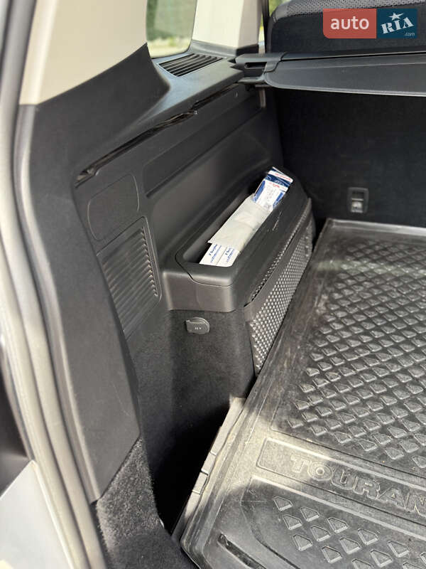 Микровэн Volkswagen Touran 2018 в Самборе фото 24 Микровэн Volkswagen Touran 2018 в Самборе