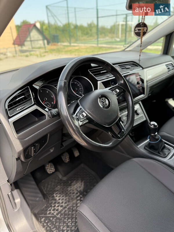Микровэн Volkswagen Touran 2018 в Самборе фото 31 Микровэн Volkswagen Touran 2018 в Самборе