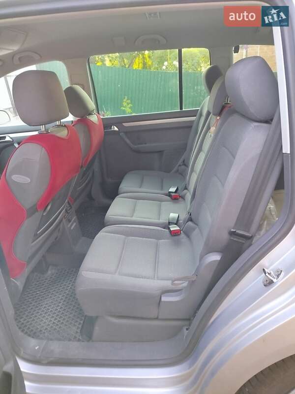 Минивэн Volkswagen Touran 2004 в Гайсине